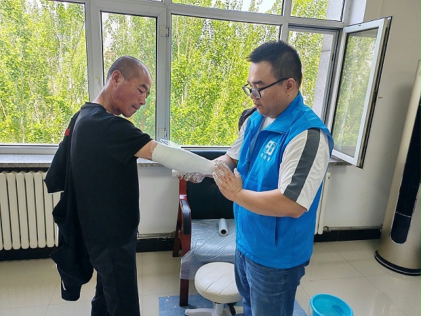 恩德莱用行动诠释关爱，助力榆树市残疾人适配取模活动