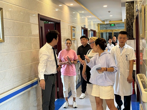 共促残疾人福祉丨俄罗斯学者代表团莅临恩德莱总部参观考察