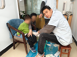 “走向新生的三步”：恩德莱助力四岁截肢儿童重获行走力量