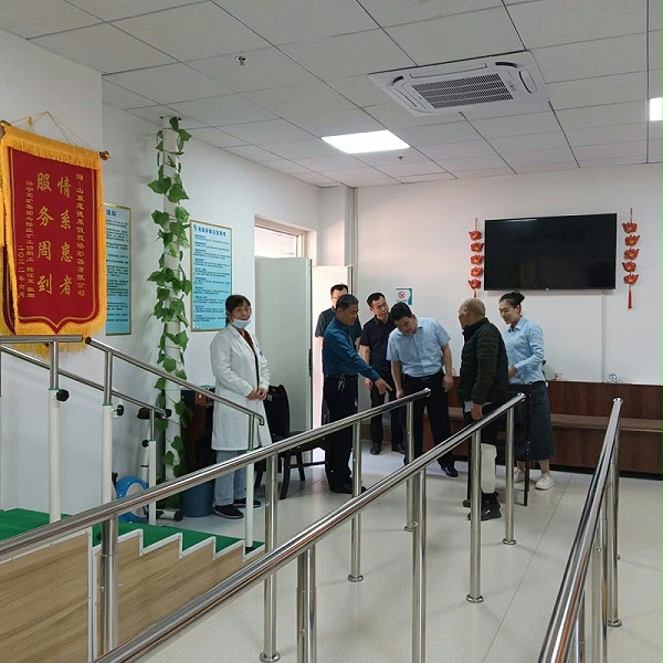 济宁残联领导一行莅临恩德莱枣庄爱心店进行考察指导