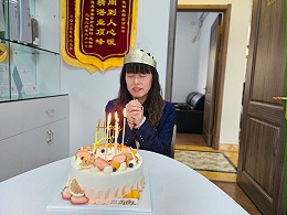 记录精彩瞬间，镌刻每帧感动！恩德莱邢台爱心店为员工庆生！