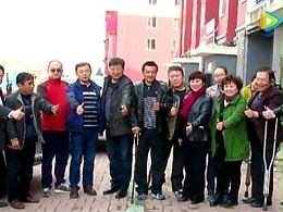 双小腿截肢硬汉刘汉东爱心店配置假肢重新步入社会