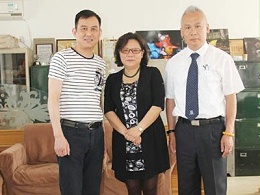 庆“六一”公司董事长看望[[爱心基地]]的孩子们