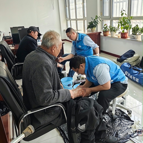 恩德莱长春爱心店赴德惠市残联开展假肢矫形器取型及测量活动