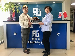 天津恩德莱爱心店记录精彩瞬间，分享生日喜悦！