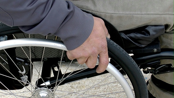 科普知识：如何选择适合的手动轮椅车