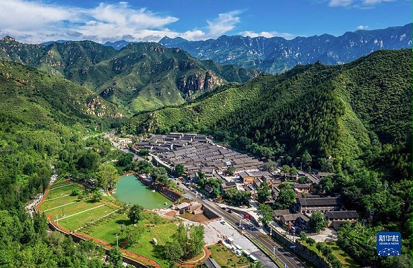 河北省阜平县骆驼湾村景色(2021年7月23日摄，无人机照片)；新华社记者朱旭东摄