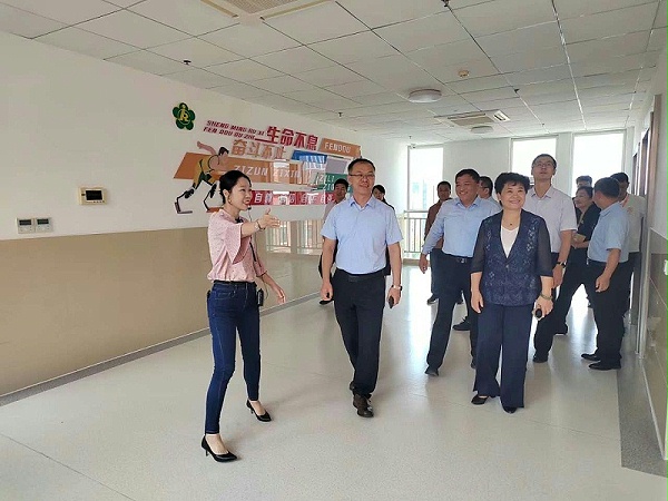山东省残疾人联合会党组成员等领导莅临枣庄恩德莱参观考察