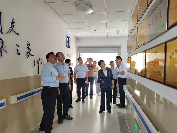 山东省残疾人联合会党组成员等领导莅临枣庄恩德莱参观考察