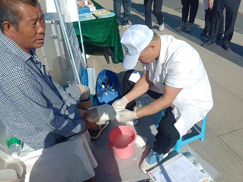 恩德莱北京爱心店参与张家口市全国助残日活动，展示科技助残成果
