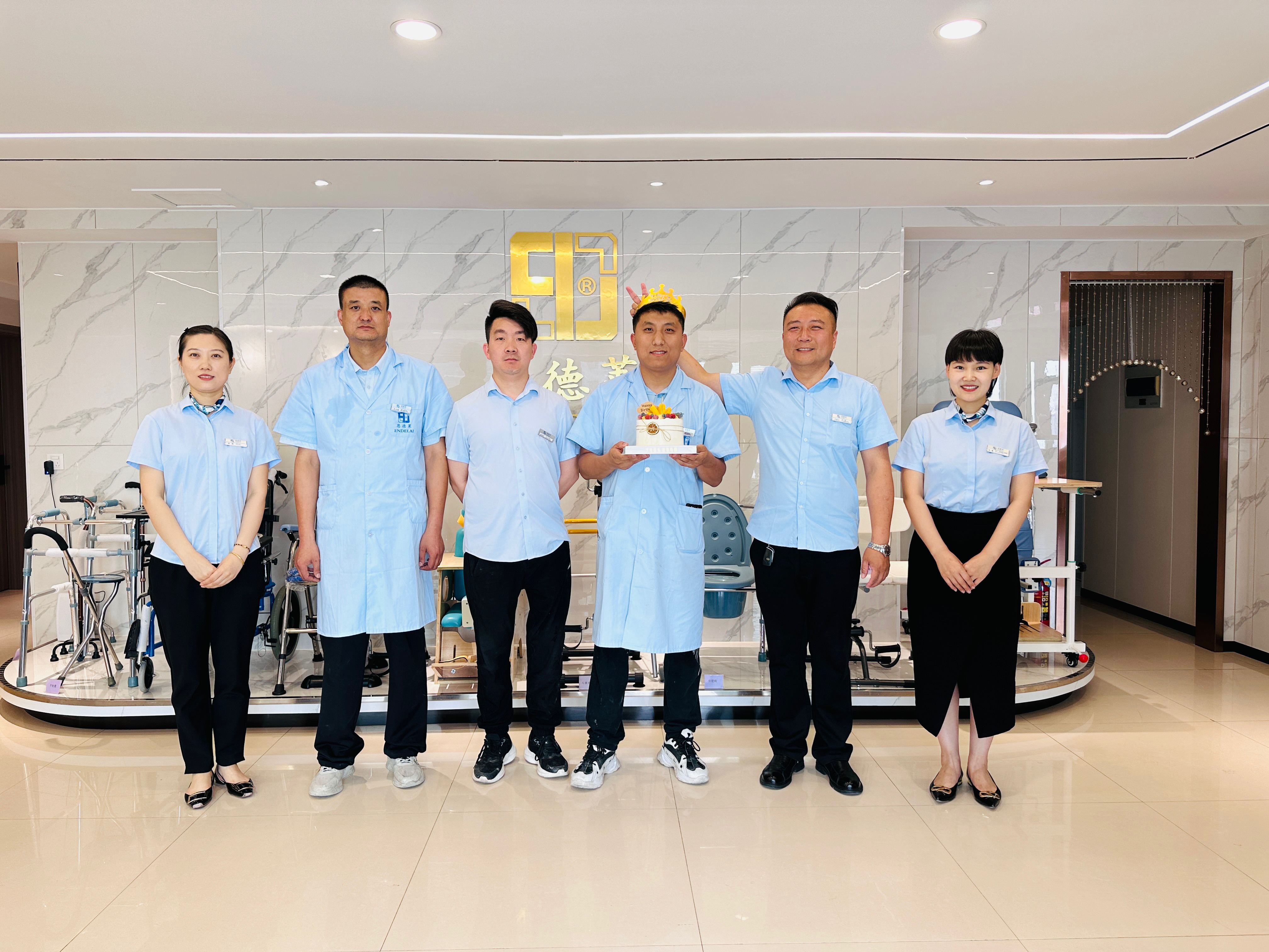 恩德莱邯郸爱心店暖心庆生，爱在点滴间！