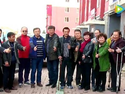 双小腿截肢硬汉刘汉东爱心店配置假肢重新步入社会