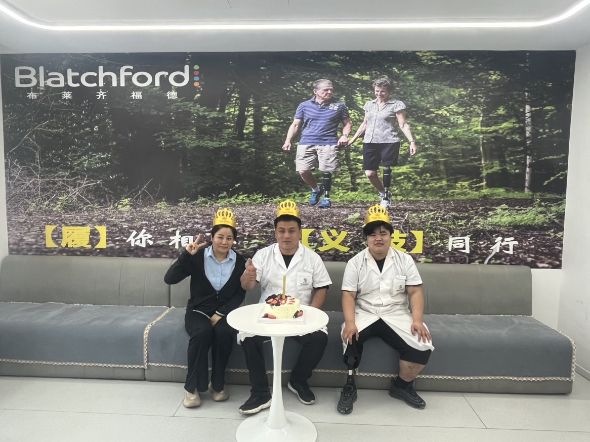 恩德莱太原爱心店生日会：以爱为名，共赴美好时光