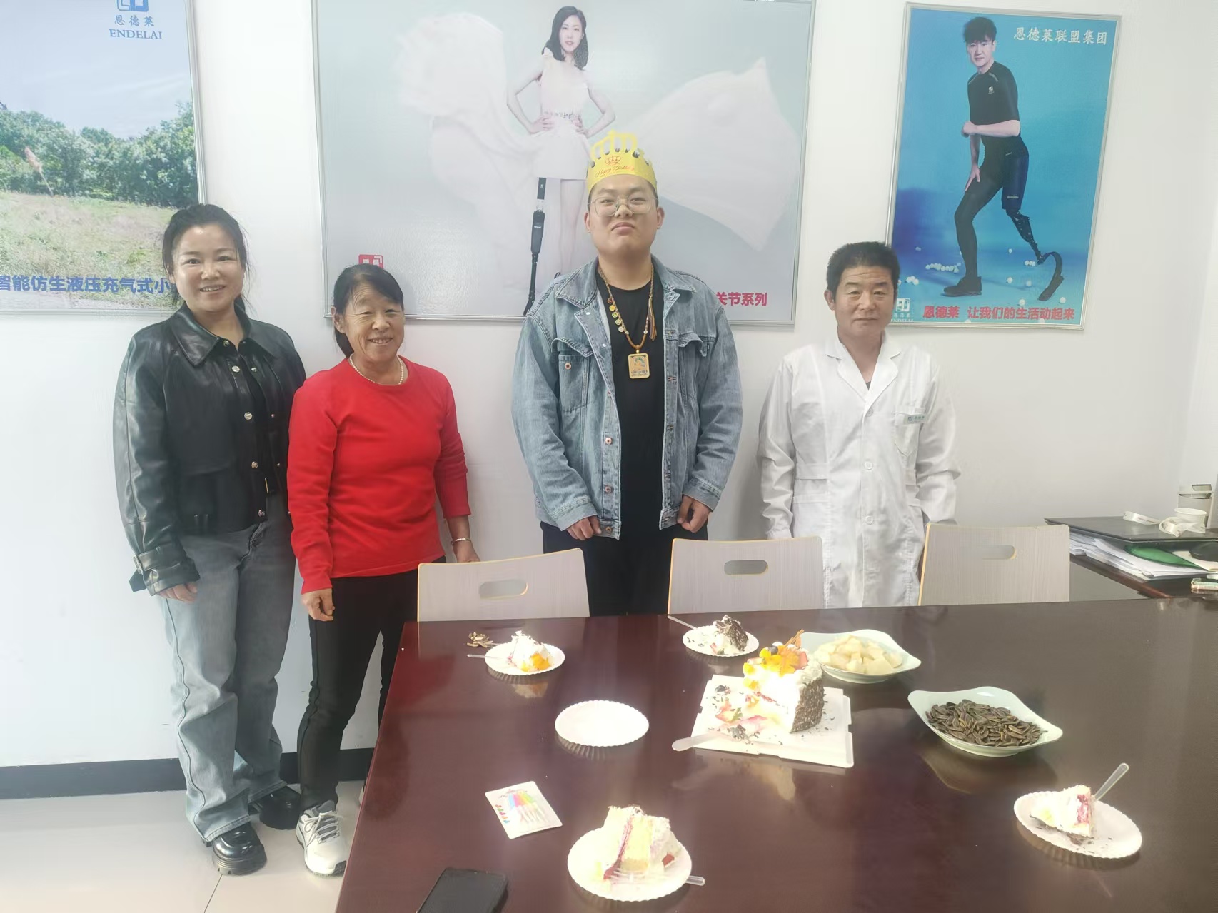 温暖冬日，共同成长 | 恩德莱赤峰爱心店组织员工生日会