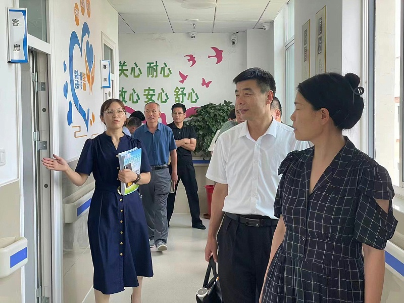 山东省枣庄市残联党组成员、副理事长王美娟带领各区县残联副理事长及工作人员一行莅临【恩德莱枣庄爱心店】