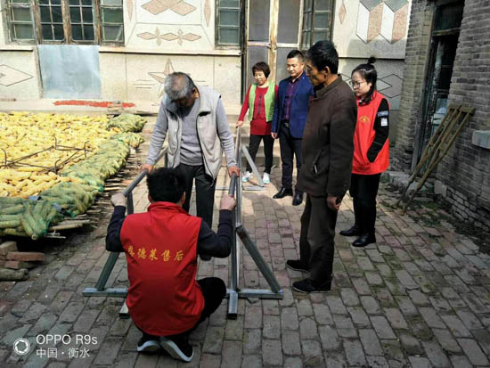 恩德莱多地分公司展开肢残人假肢辅具家庭维修活动