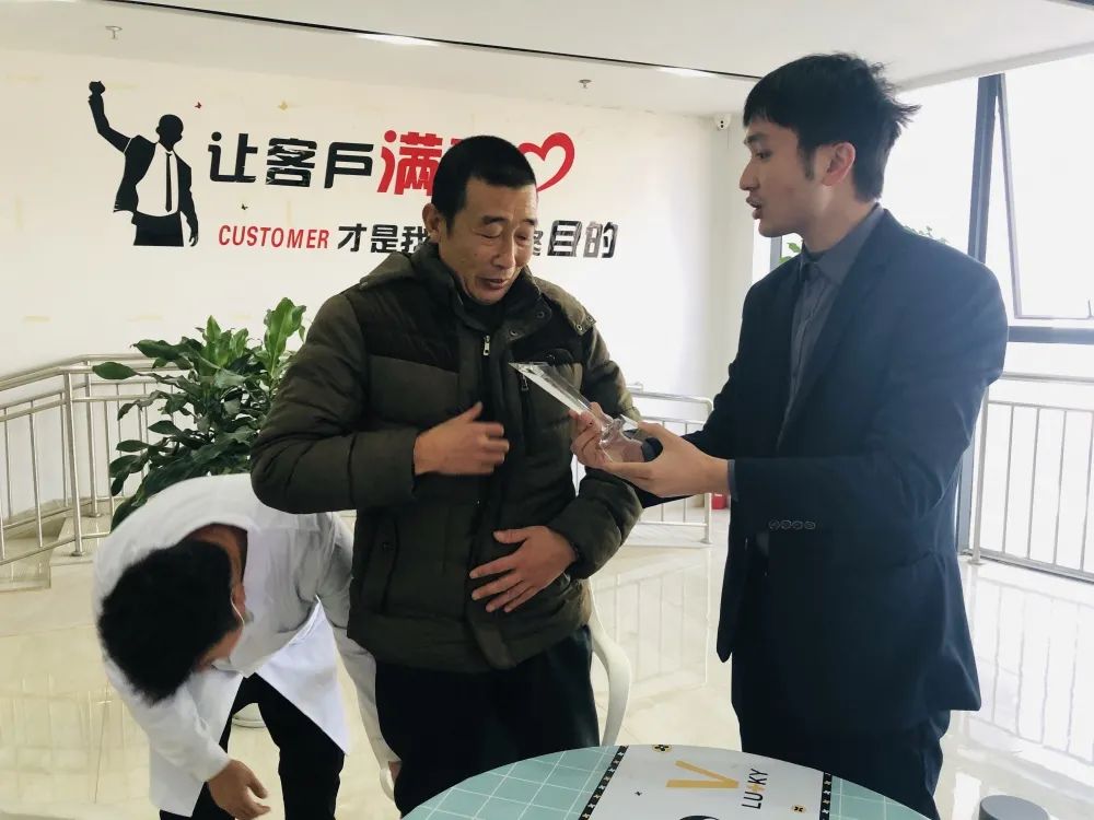 恩德莱致敬建军节：携手老战士，共铸生命新篇章