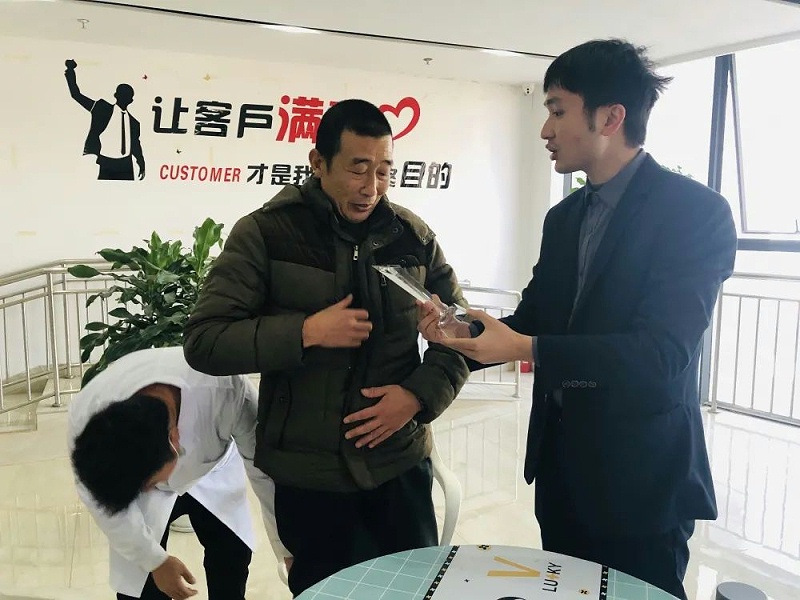 恩德莱致敬建军节：携手老战士，共铸生命新篇章