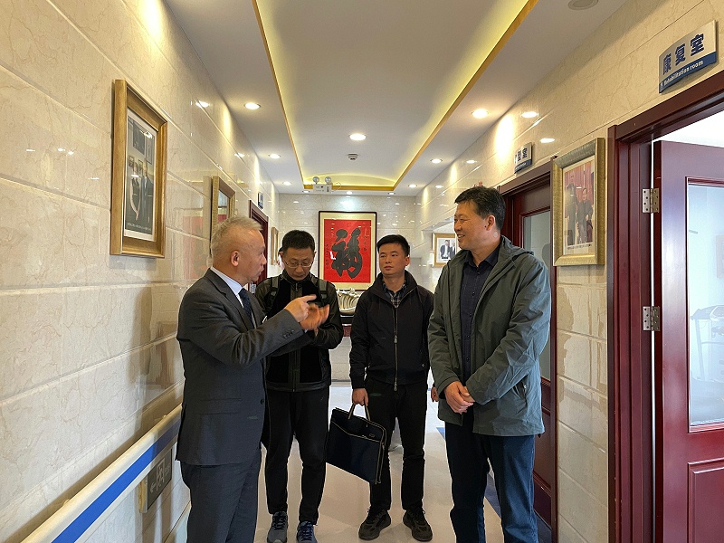 国家开放大学康复辅助器具培训学院的教师一行莅临恩德莱北京总公司进行参观交流