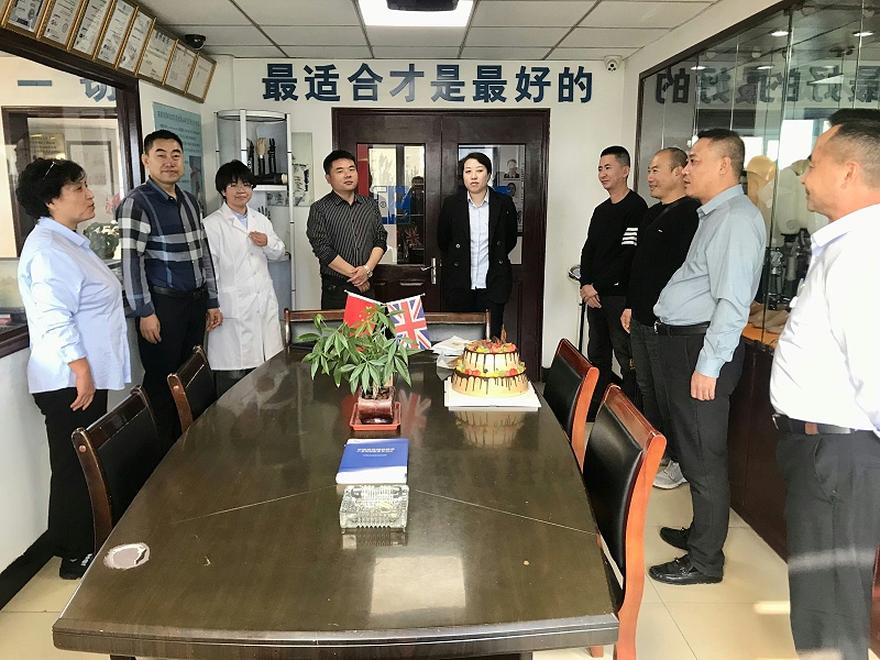 恩德莱组织开展十月员工生日会，促进员工之间的沟通和团结
