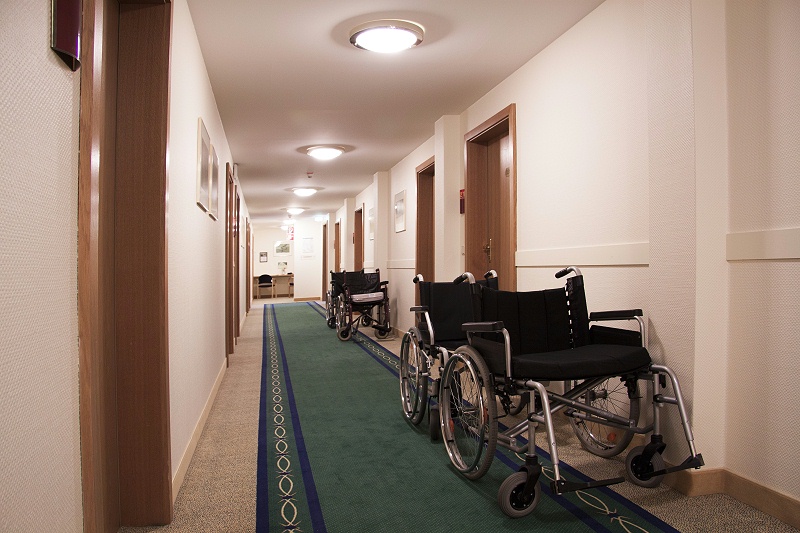 科普知识：如何选择适合的手动轮椅车