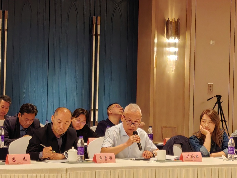 中国康复辅助器具协会第七届十四次理事会暨十五次常务理事会议在河南召开，恩德莱负责人出席大会