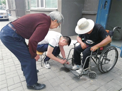 无障碍环境给残疾人带来便利 城市有爱 生活无“碍”