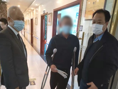 中国残疾人福利基金会的领导一行走进北京恩德莱开展党建活动