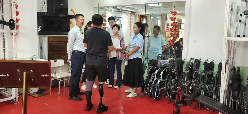 济宁市社保中心专家组一行莅临恩德莱山东爱心店检查指导工作