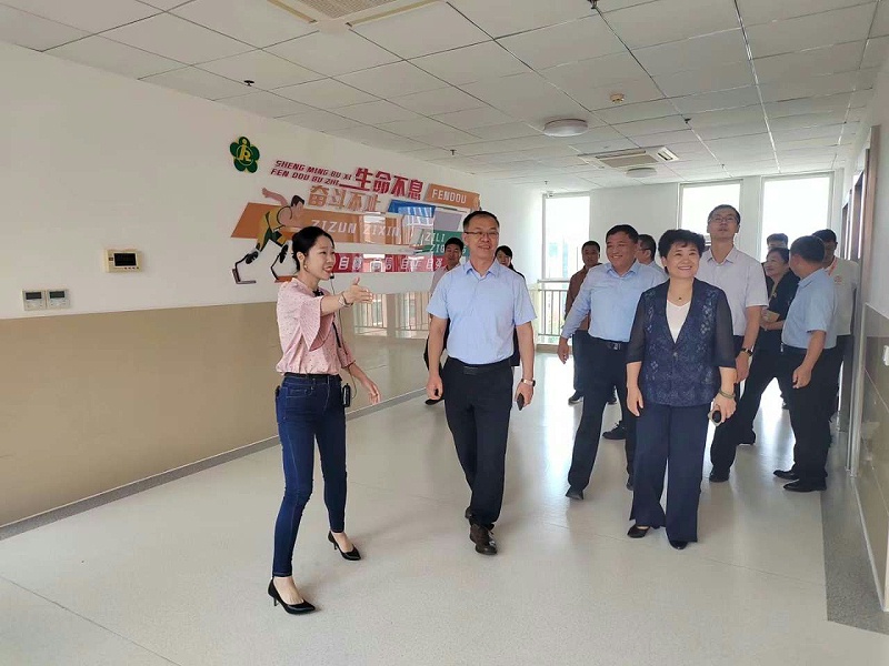 山东省残疾人联合会党组成员等领导莅临枣庄恩德莱参观考察