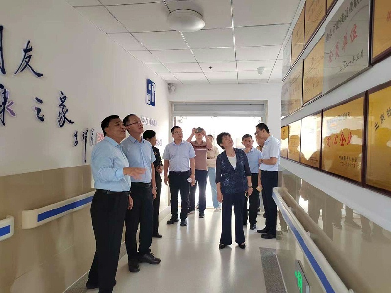 山东省残疾人联合会党组成员等领导莅临枣庄恩德莱参观考察