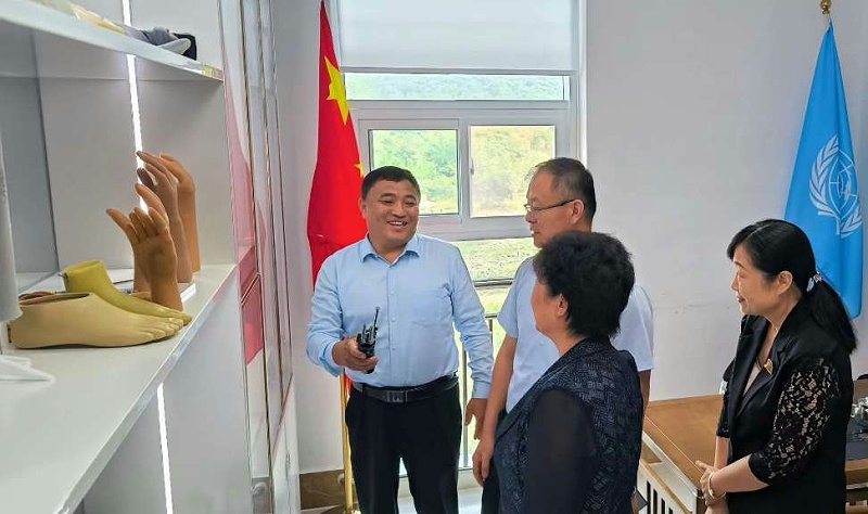山东省残疾人联合会党组成员等领导莅临枣庄恩德莱参观考察