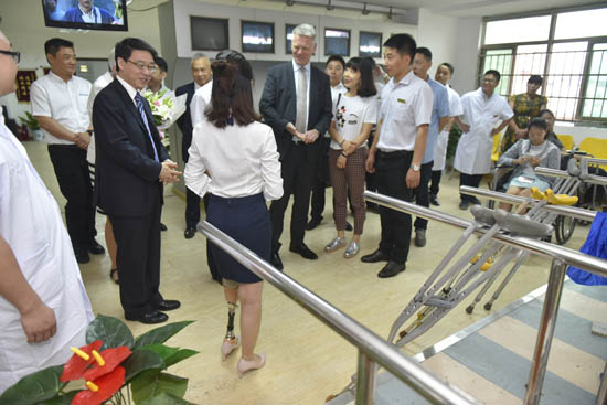 _CHF0373_170527140346