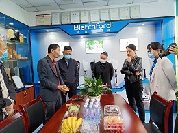 怀化市人大调研小组一行莅临恩德莱怀化爱心店参观调研