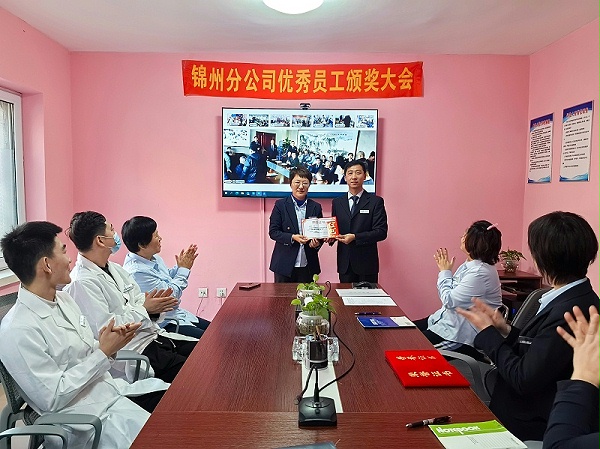 18e8fb60453342979ed8f1f4828d6da2~tplv-tt-origin-web_gif