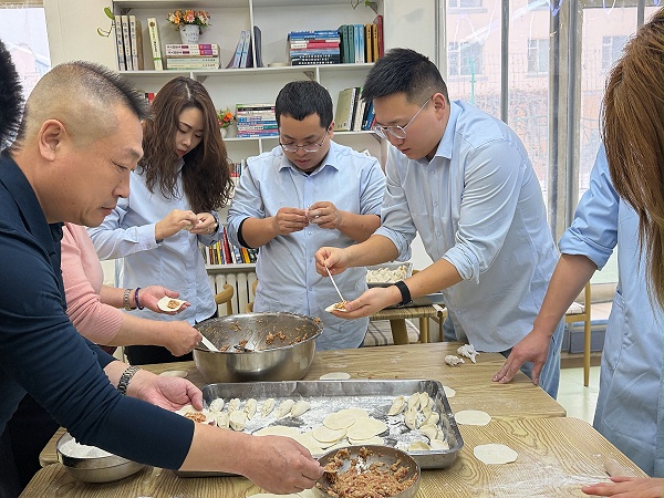 20260210情暖恩德莱，饺香迎小年--左手匠心造辅具，右手巧手包团圆 (3)