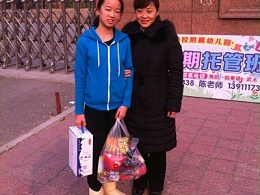 公司工会刘献华主席新年看望[[爱心基地]]孩子孟燕