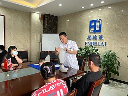 在“5.15全国助残日”来临之际，恩德莱组织开展残疾人知识讲座活动