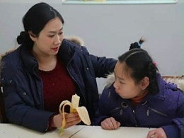 芙蓉姐姐来到公司[[爱心基地]]---常梦关爱中心