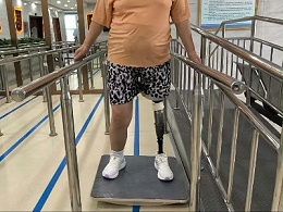 恩德莱助力花甲老太重获行走自由