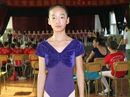 孟燕参加舞蹈学校2012届毕业汇报表演