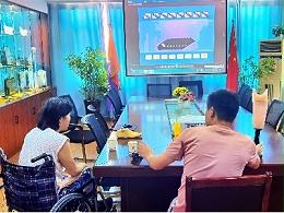 恩德莱山东分公司耐心地接待客户，为客户选取适合他们的产品