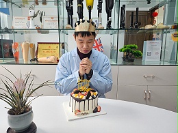 恩德莱邢台爱心店为员工庆生！