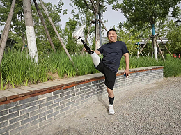 央视专访恩德莱山东公司孙祥礼总经理：见义勇为致残 8年免费助残