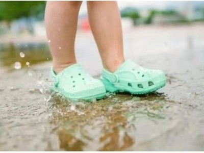 下雨天蹚水了，回家这件事一定要做，急诊科医生紧急提醒——