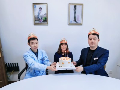 传递关怀凝聚团队 恩德莱邢台爱心店举办员工生日会