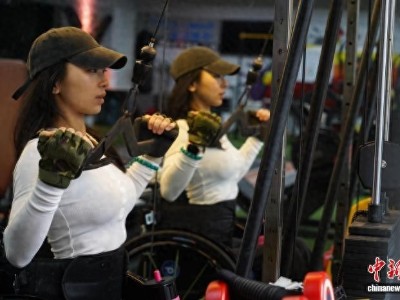 截瘫女研究生健身练成“麒麟臂”：每一次锻炼的汗水都会以另一种形式展现出来