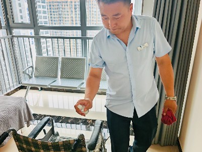 洁净相伴，安心前行｜恩德莱邯郸爱心店常态化开展轮椅养护服务